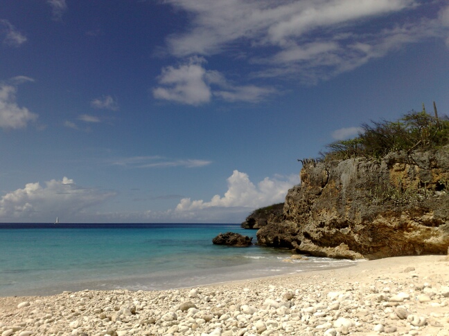 stenen op strand Curacao in 2008